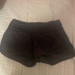 lululemon black speed up shorts